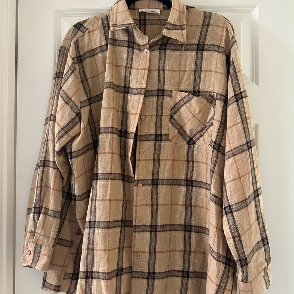 Carly Jean Los Angeles Beige Plaid Button-Down Shirt